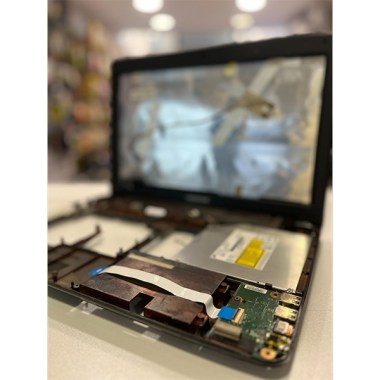LAPTOP-Medion-akoya-P6634--edit-2