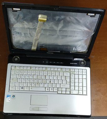 LAPTOP-TOSHIBA-SATELLITE-P200-10C-2